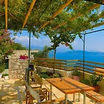 Joannas Sea-view Stone House *