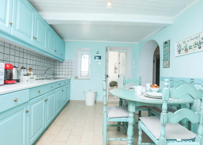 Joannas Sea-view Stone House * Κατάβολος