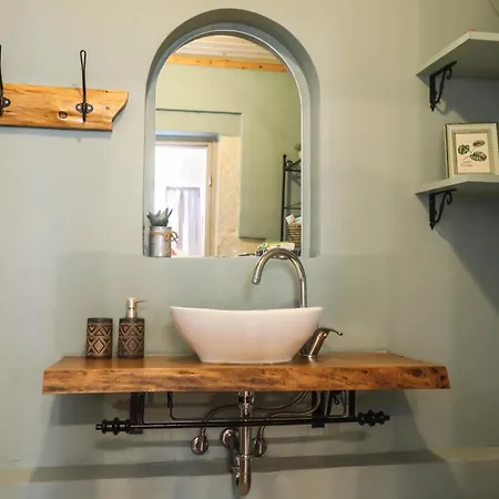 Joannas Sea-view Stone House Apartament