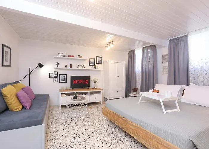 شقة Joannas Sea-view Stone House *